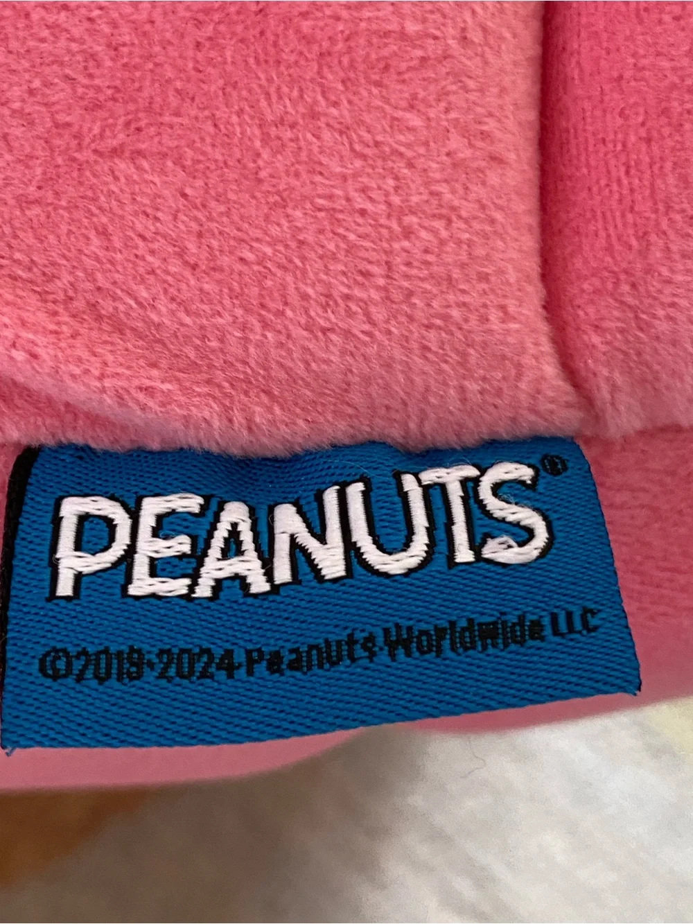 Berkshire Home Company - Peanuts® Snoopy Doghouse Pet Bed